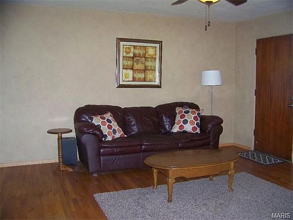 4th image of 2918 Gladwood Dr