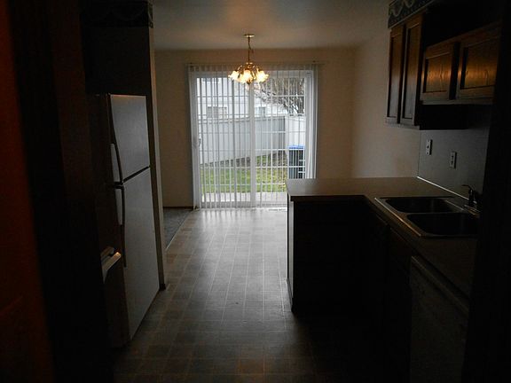 4th image of 15332 To 15334 Berry Valley Dr SE