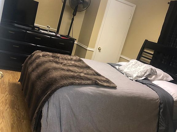 3rd image of 4689 Potter Ln #4689
