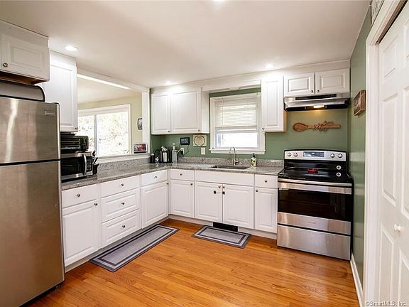 3rd image of 57 Cedar Dr