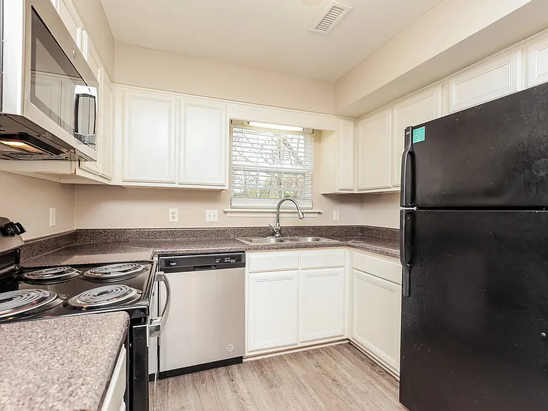 1313 E Nir Shreibman Blvd — Photo 5