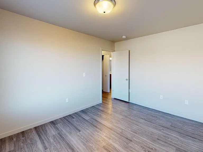 223 Stockton Ave — Photo 12