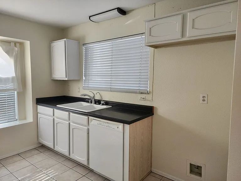 3002 E Amber Ridge Way — Photo 5