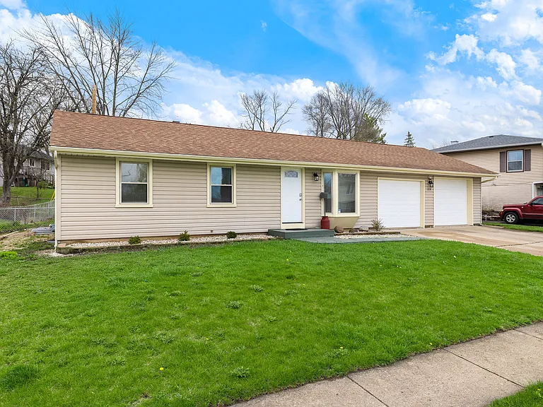 119 W Green Meadows Blvd — Photo 41