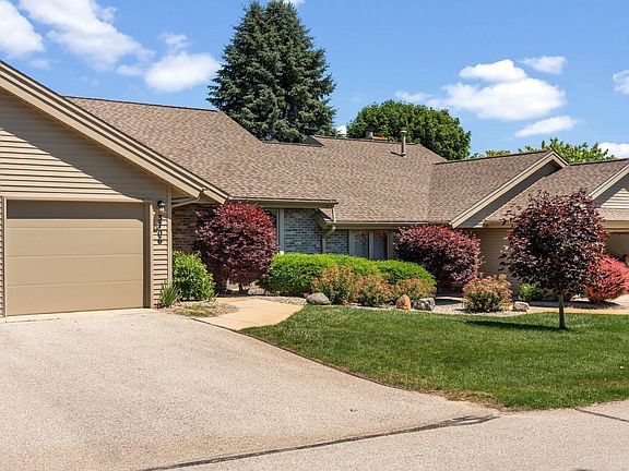 2nd image of 3706 Eastview Dr