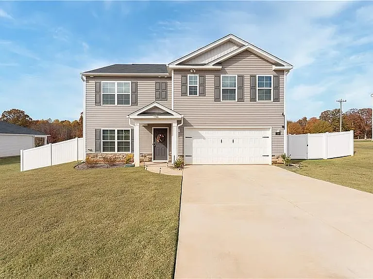 108 Nova Ln — Photo 1