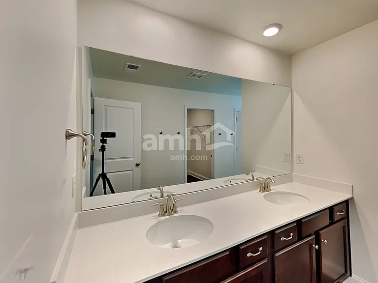 550 Rivermist Dr — Photo 14
