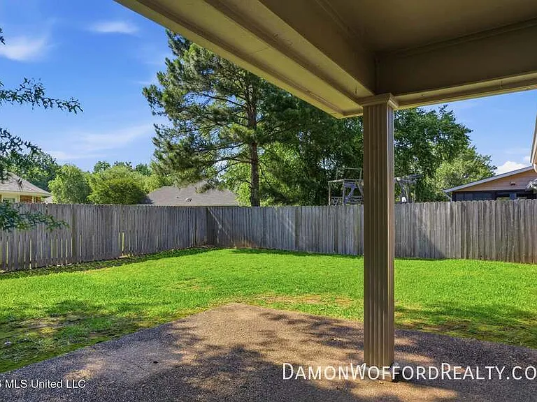 139 Hunters Row — Photo 20