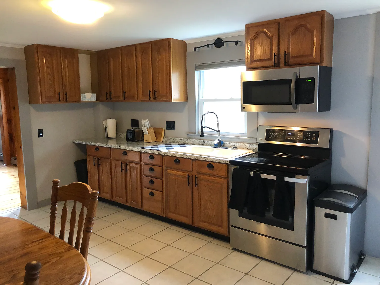 5 bed, 1573 sqft, $895 — Photo 2