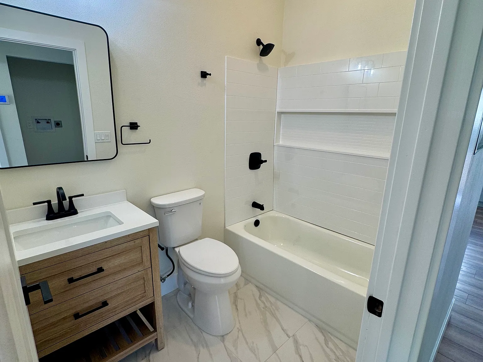 2 bed, 750 sqft, $2,650 — Photo 4