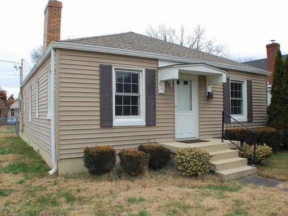 4th image of 823 Parkway Dr