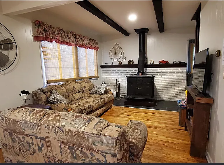3361 Woodland Dr — Photo 6