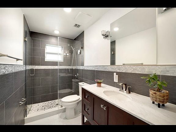 2nd image of 8943 SW 128th St