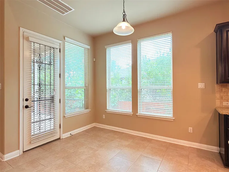 404 Dry Gulch Bnd — Photo 9