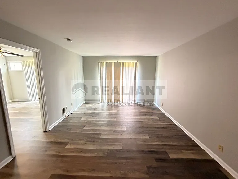 1708 Jennifer Road — Photo 27