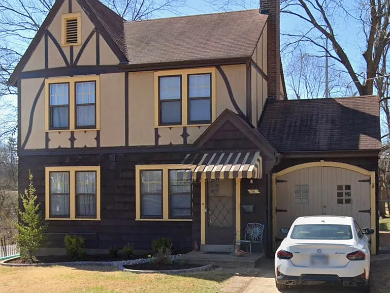 760 Chamberlain Pl — Photo 1