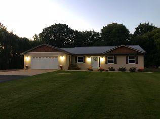 400 Laura Ct, Wrightstown, WI 54180