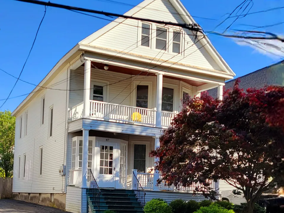 87 Homestead Ave #2