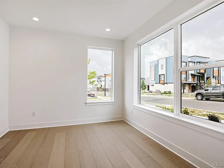 Office / Potential 4th bedroom