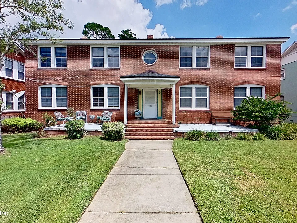 1245 Belmont Ter #4