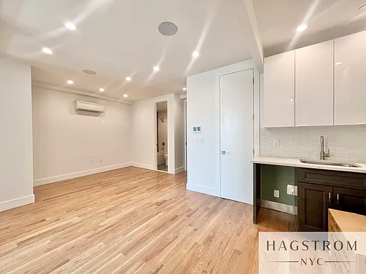 Rented by Hagstrom Management Inc | media 17