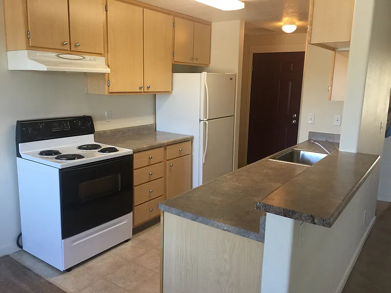 Evergreen Place Apartments — Photo 11