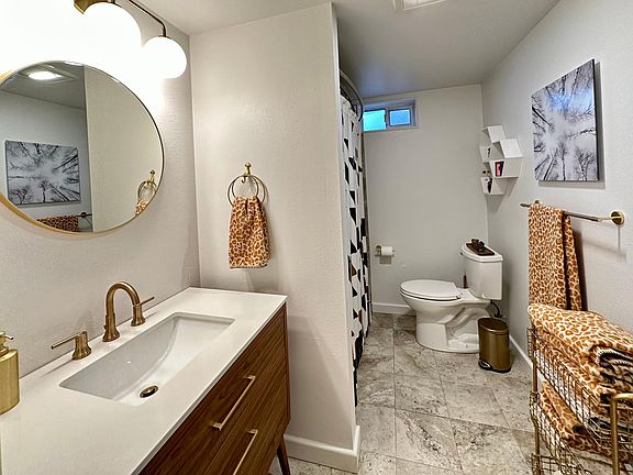 4th image of 360 Queen Anne Dr #B