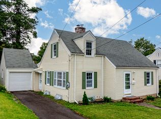 32 Crosshill Rd, West Hartford, CT 06107