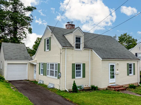 32 Crosshill Road, West Hartford, CT 06107