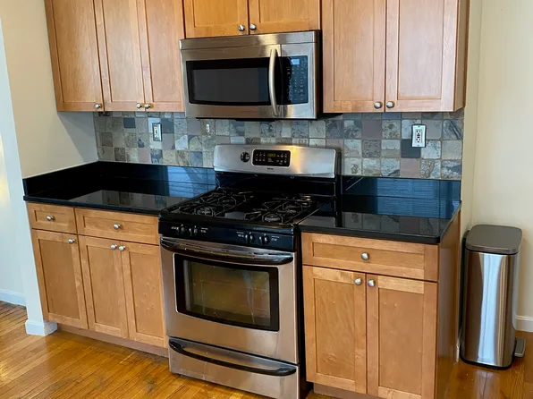 22 Dartmouth St #1, Somerville, MA 02145