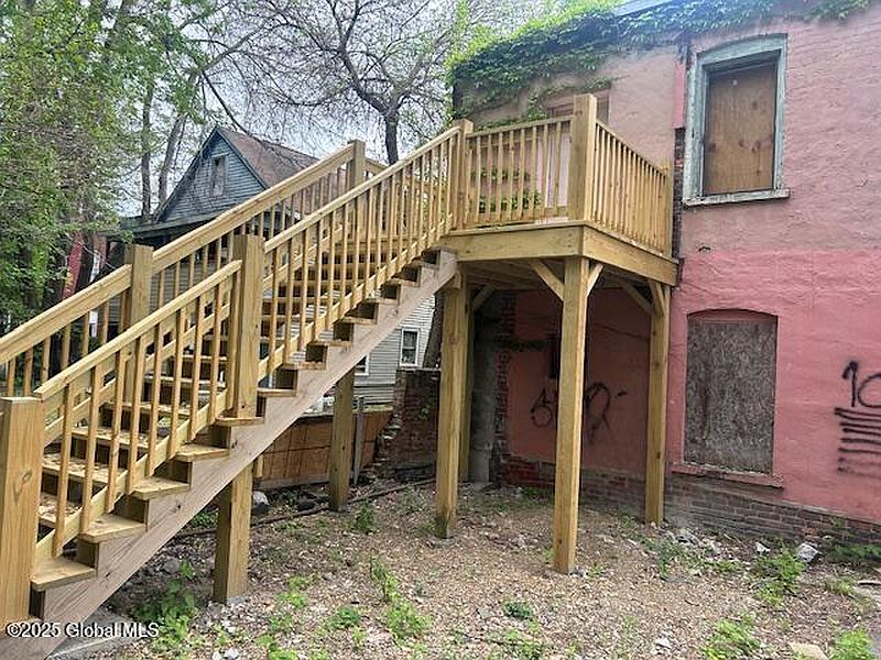 4th image of 3229 6th Avenue