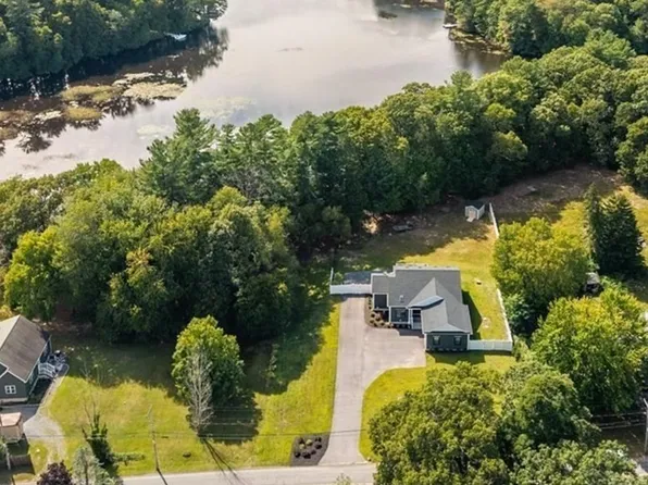 252 Scadding St, Taunton, MA 02780