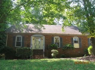 4701 Coltsfoot Rd, Greensboro, NC 27455