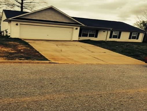 1st image of 8 Lakanwood Ln