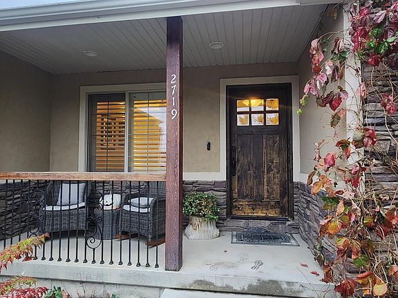 2nd image of 2719 Thunder Gulch Ln