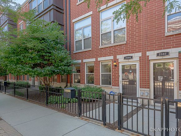 3rd image of 2504 S Calumet Ave