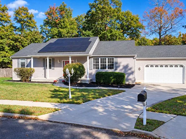 17 Lenwood Ct, Egg Harbor Township, NJ 08234