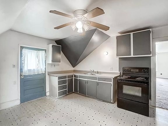 3rd image of 510 New St #1/2