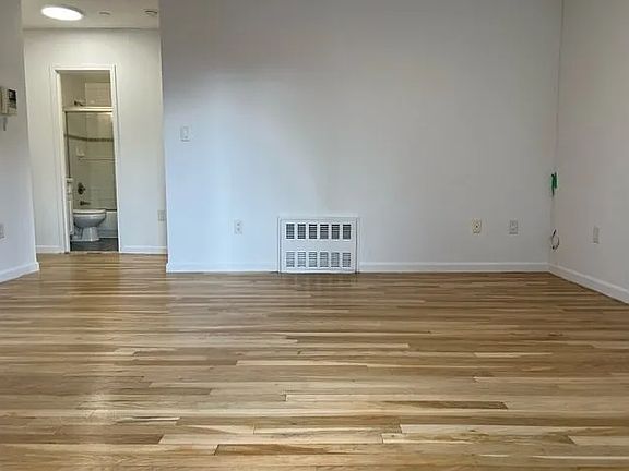 5th image of 2710 Astoria Blvd APT 4D