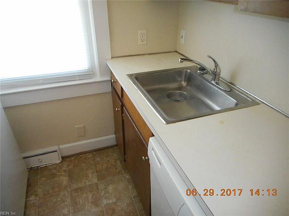 3rd image of 2 Maury Ave