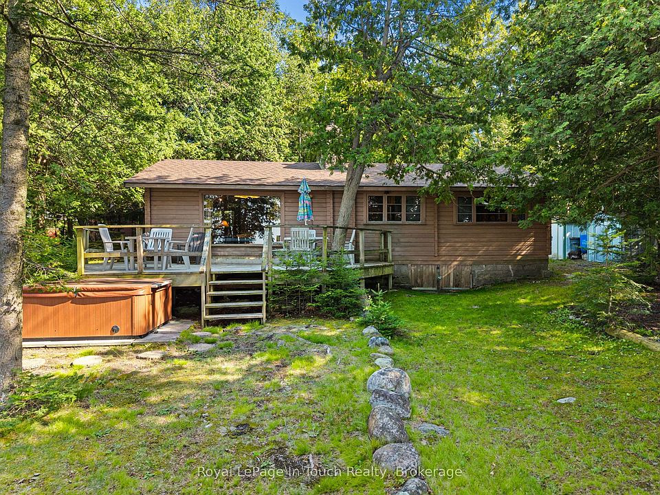 1st image of 25 Chippewa Cres