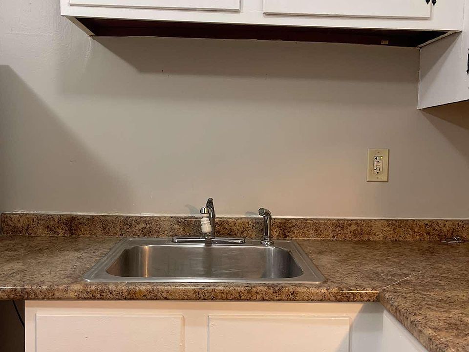 1st image of 44 Silver Ln #3