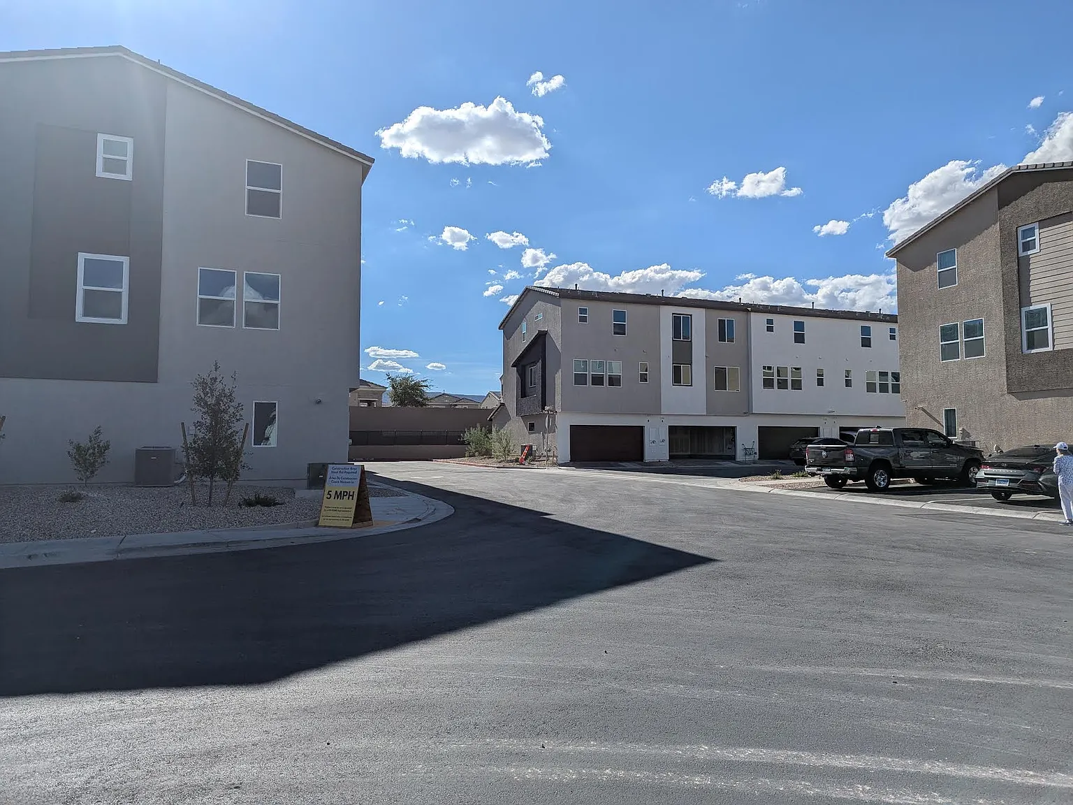 3 bed, 1803 sqft, $2,500 — Photo 2