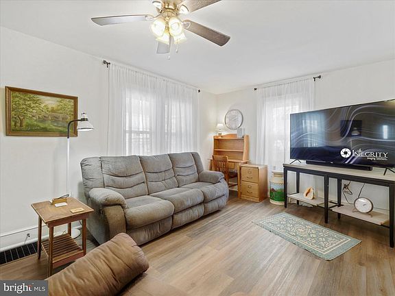 5th image of 480 Falling Spring Rd