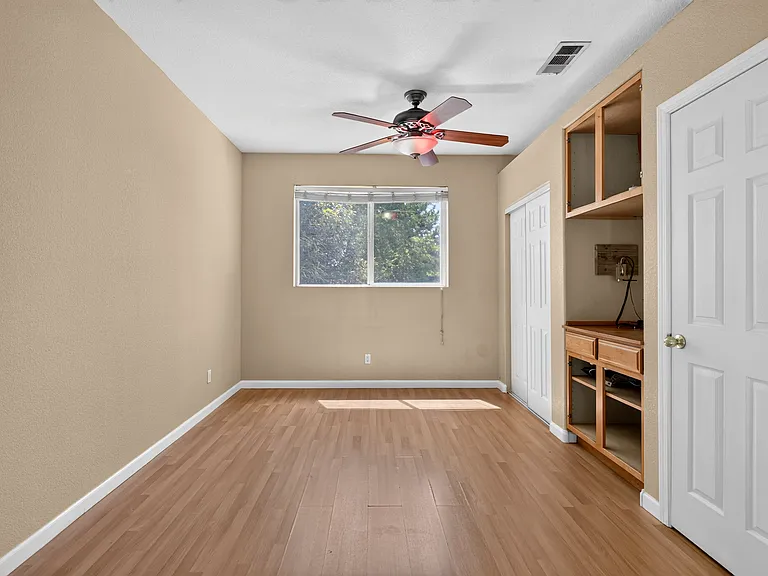 5230 Bay St — Photo 30