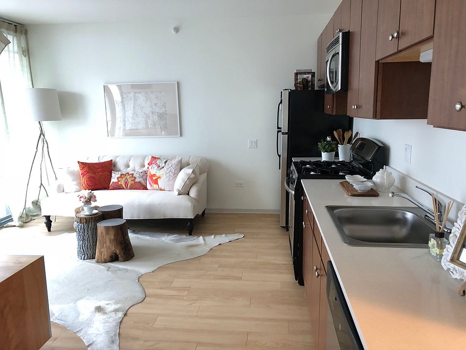 1st image of 349 E Wacker Dr #3611