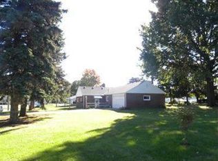 194 S Leavitt Rd, Amherst, OH 44001