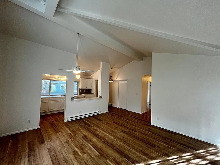 650 Ericksen Avenue NE — Photo 6