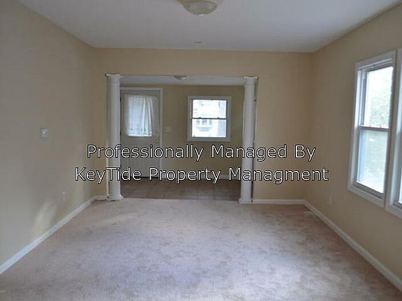 3rd image of 1640 Whittier Ave