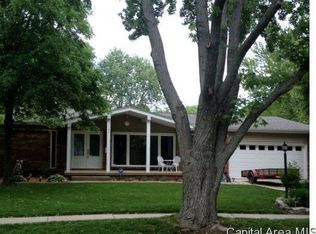 1104 Larchmont Dr, Springfield, IL 62704